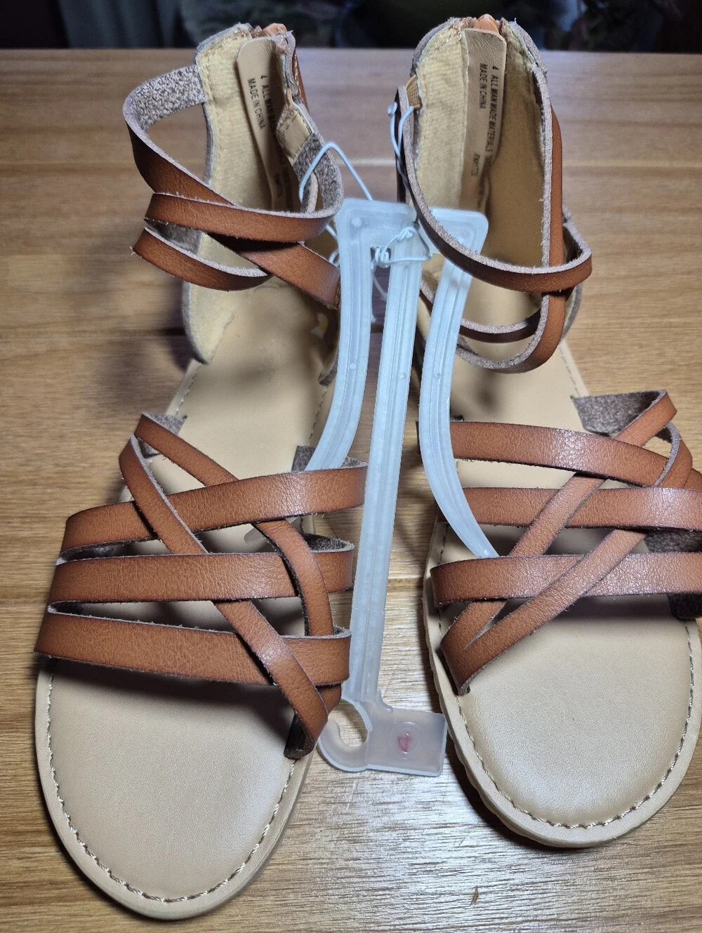 Cat & Jack Strappy Sandals - Girls Size‎ 4